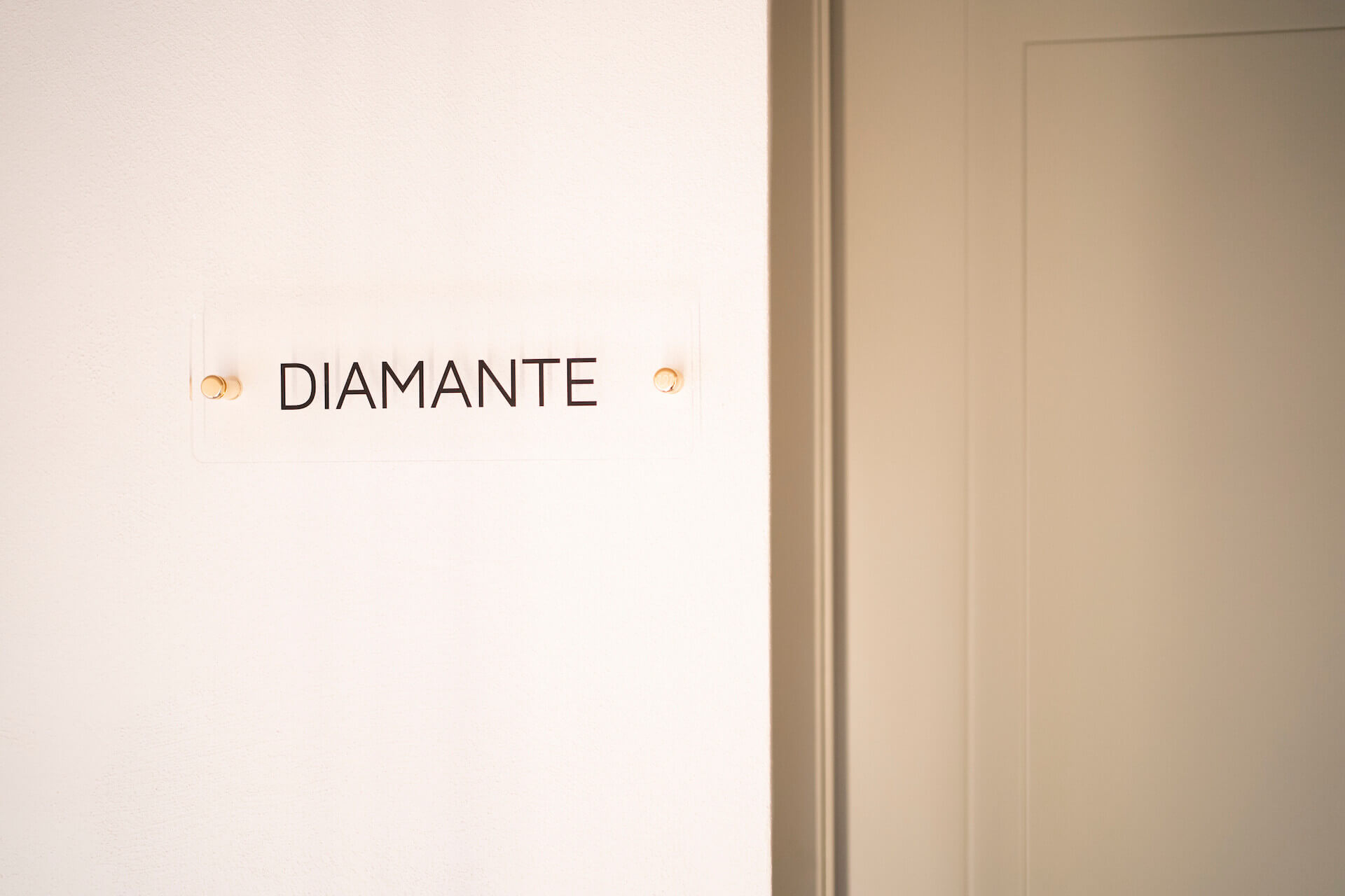 diamond-gardi-luxury-apartments-001