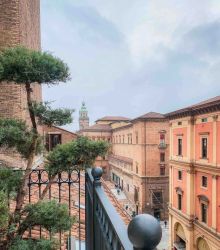 PALAZZO SCAPPI. Il tuo appartamento di lusso nel cuore di Bologna