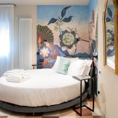 All the comfort you are looking for in the centre of Bologna: enjoy the comfort of Amethyst  Luxury Apartment.